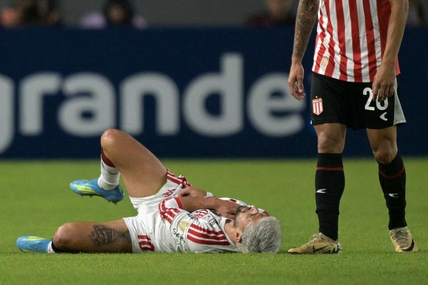 Arrascaeta passa por cirurgia de sucesso e terá alta na sexta-feira