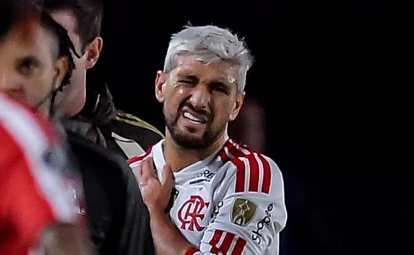 Arrascaeta sofre lesão grave e se submete a cirurgia para se recuperar a tempo da Copa do Mundo