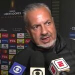 Flamengo critica arbitragem e cita hematomas de jogadores na partida contra o Estudiantes