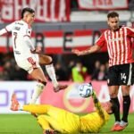 Flamengo empatia com Estudiantes na Argentina em jogo marcado por arbitragem contenciosa