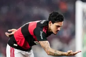 Ancelotti vai ao Maracanã para observar Pedro e outros jogadores do Flamengo na partida contra Vasco.