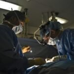 Arrascaeta passa por cirurgia na clavícula e começa recuperação com otimismo