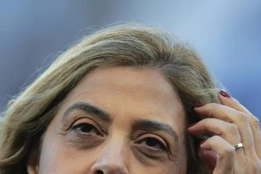 Libra assina acordo de R$ 150 milhões com o Flamengo, desbloqueando verba e enfrentando críticas.