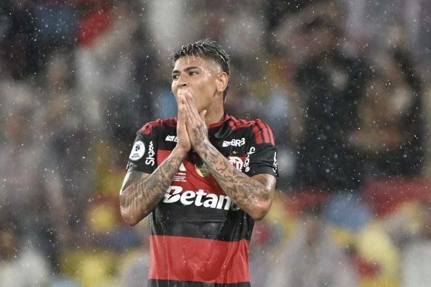 STJD mantém suspensão de Carrascal, Flamengo perde meia para clássico contra Vasco