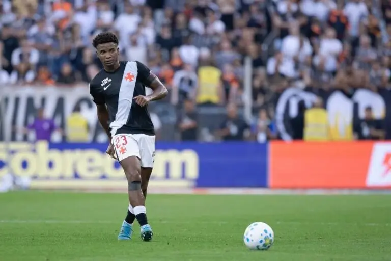 Thiago Mendes do Vasco é absolvido pelo STJD e pronto para enfrentar Flamengo