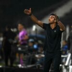 Abel Ferreira defende Palmeiras: "Criar frangos para comer picanha é um processo de tempo e dedicação"
