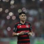 Atlético-MG mantém interesse e planeja nova investida por Luiz Araújo do Flamengo