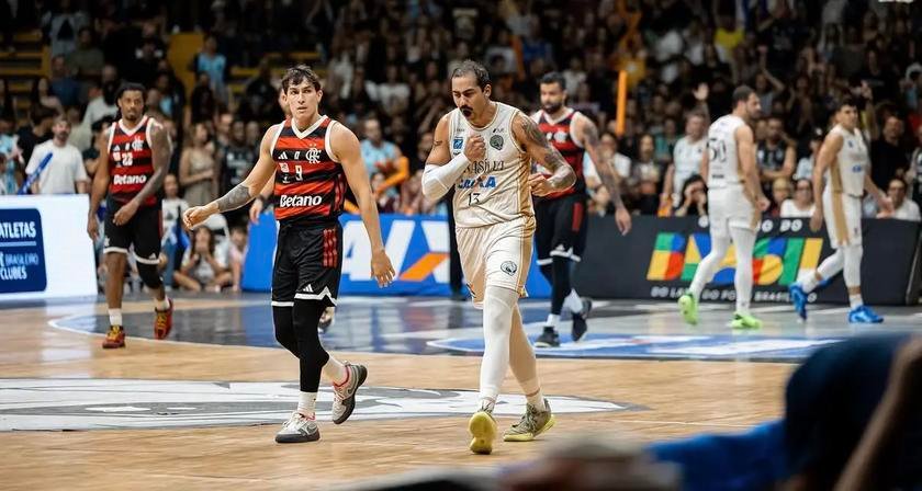Brasília vence Flamengo em jogo eletrizante e avança para semifinal do NBB