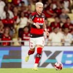 Com meias na Copa, Flamengo terá que improvisar armador contra Coritiba