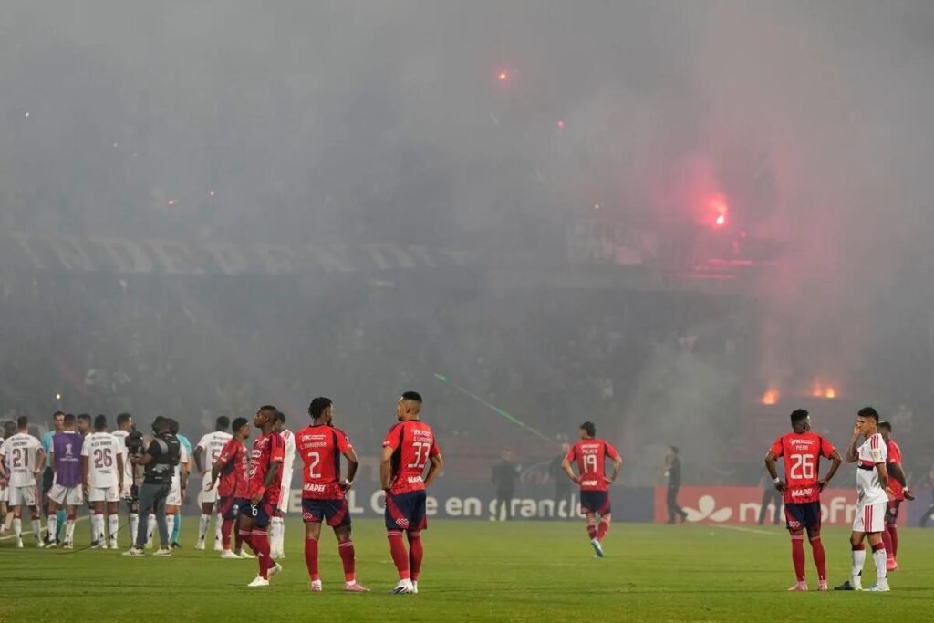 Conmebol pune Independiente Medellín e confirma vitória do Flamengo na Libertadores por W.O.
