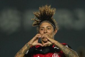 Cristiane faz gol de aniversário e Flamengo vence Fluminense no Brasileirão Feminino