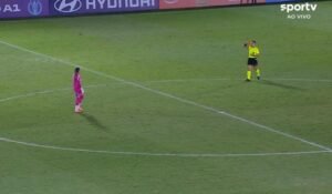 Drama no gol atacante vira heroína Flamengo feminino arranca empate