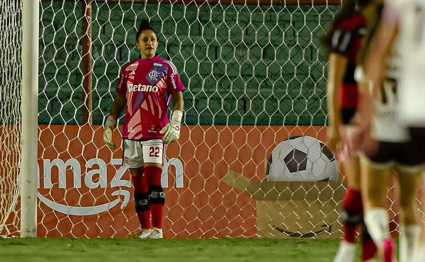 Fernanda exalta luta do Flamengo por empate heroico contra Ferroviária