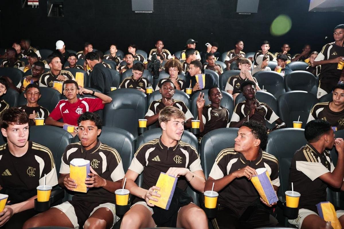 Fla leva base ao cinema para lição de vida com filme de Zico