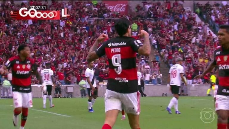 Flamengo abre vantagem sobre Vasco com gol de Pedro no início do jogo