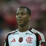 Flamengo considera venda de Wallace Yan após desempenho insatisfatório e postura problemática
