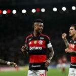 Flamengo crava melhor campanha da história em grupos da Libertadores e decide em casa