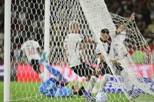 Flamengo de Jardim permite mais finalizações do que o de Filipe Luís
