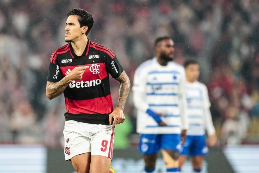 Flamengo e Cruzeiro voltam à Libertadores após 8 anos em duelo luso-brasileiro