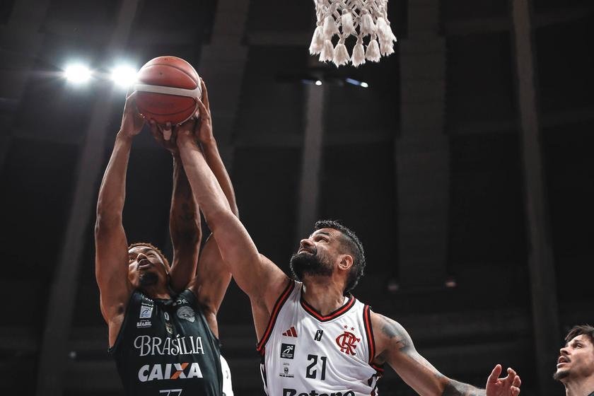 Flamengo empata série do NBB com vitória sobre Brasília em casa