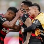 Flamengo encaminha renovação de contrato com Alex Sandro até o final de 2027