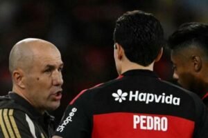 Flamengo encara Coritiba com 10 desfalques e presença de Jorge Jesus no Maracanã