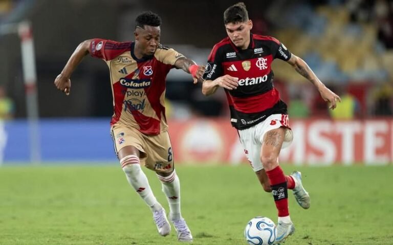 Flamengo enfrenta Independiente Medellín em crise esportiva e polêmica