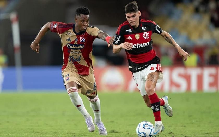 Flamengo enfrenta Independiente Medellín em crise esportiva e polêmica