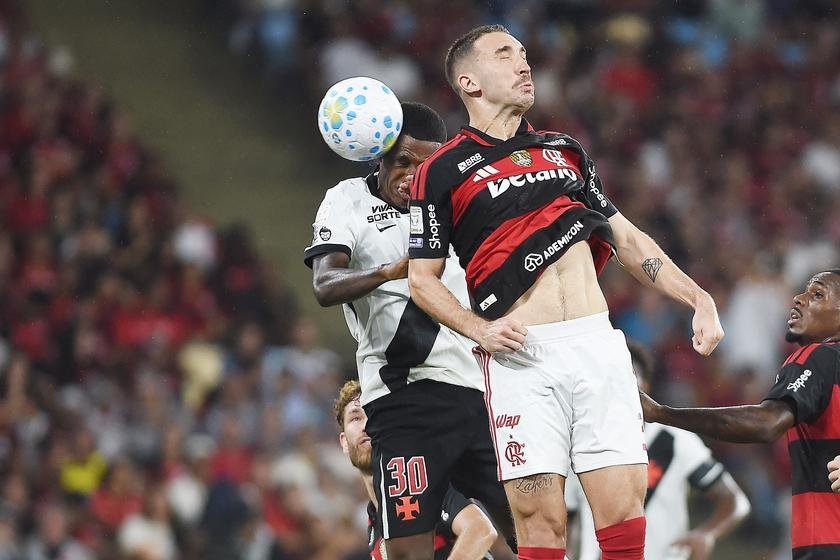 Flamengo enfrenta vulnerabilidade aérea, perde quase metade dos gols
