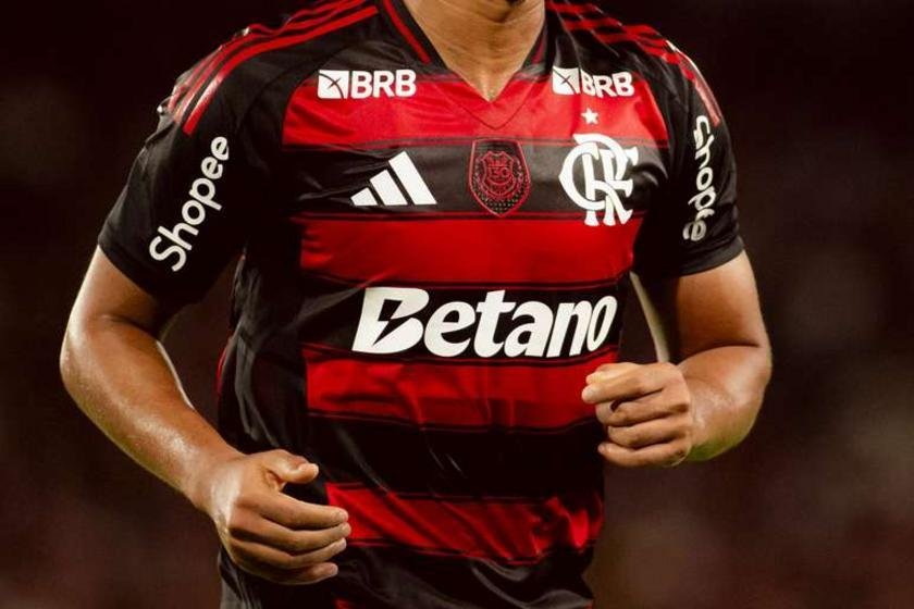 Flamengo fecha volante jovem por 3 anos após reviravolta