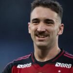 Flamengo impõe valor milionário para negociar Léo Ortiz com Real Betis no mercado europeu