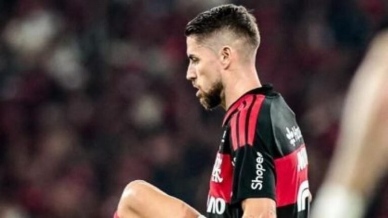 Flamengo: Jorginho fratura o pé e clube lamenta nova lesão e falhas da arbitragem