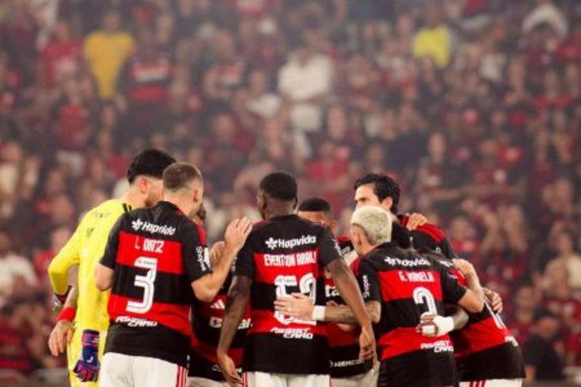 Flamengo perde Alex Sandro por suspensão para jogo contra o Grêmio pelo Campeonato Brasileiro