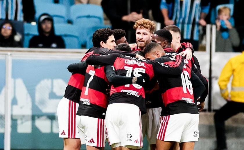 Flamengo reduz distância para Palmeiras e intensifica busca pela liderança do Brasileirão antes da Copa