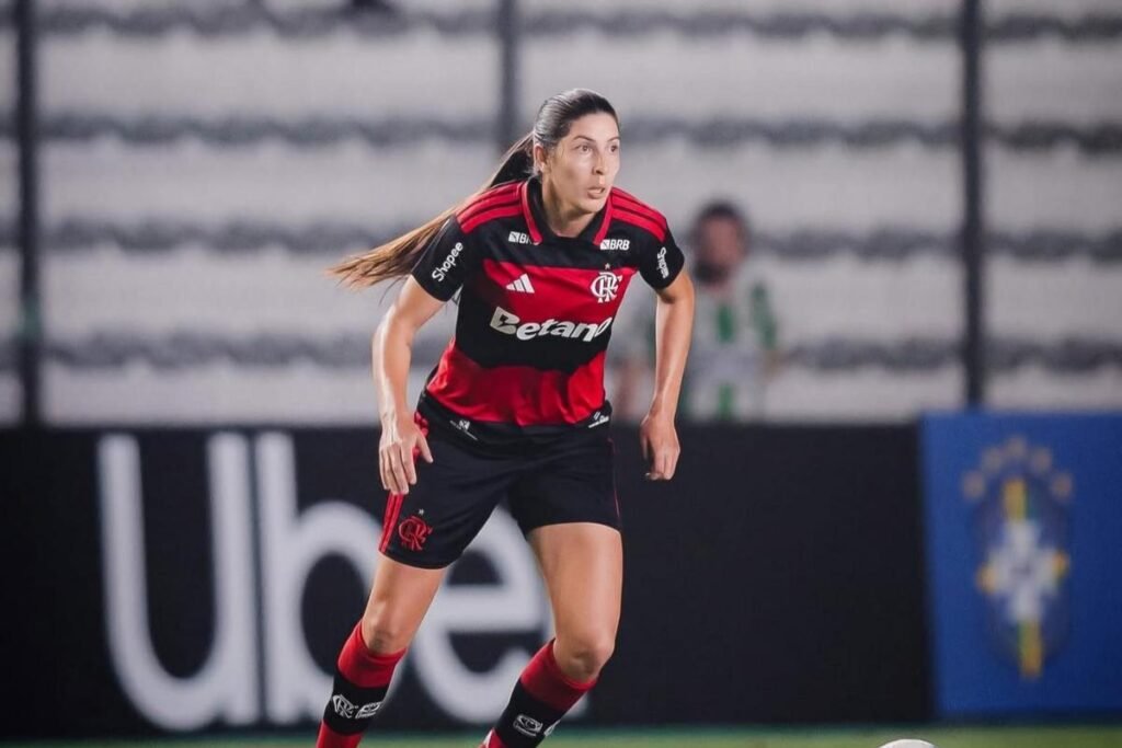 Flávia Mota projeta Flamengo forte na busca por título feminino