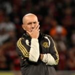 Jardim critica expulsão de Carrascal e aponta rigor contra o Flamengo