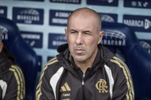 Jardim do Flamengo é denunciado no STJD por desrespeito ao árbitro do clássico