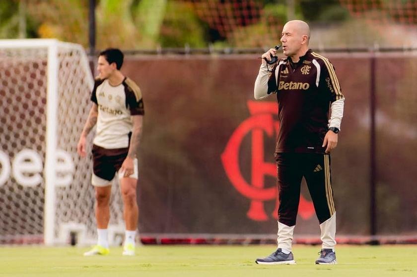 Jardim escala Flamengo com improvisação e reforços para enfrentar Athletico