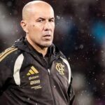 Jardim exige maturidade e muda escalação do Flamengo para Libertadores