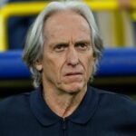Jorge Jesus se reúne com Fenerbahçe e adia volta ao Flamengo