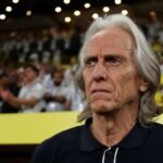 Jorge Jesus volta ao Maracanã para acompanhar partida do Flamengo durante férias no Brasil