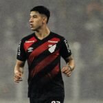 Lateral do Athletico tem suspensão reduzida e pode enfrentar o Flamengo