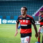 Lille supera oferta e Flamengo aceita vender Ryan Roberto em meio a impasse jurídico