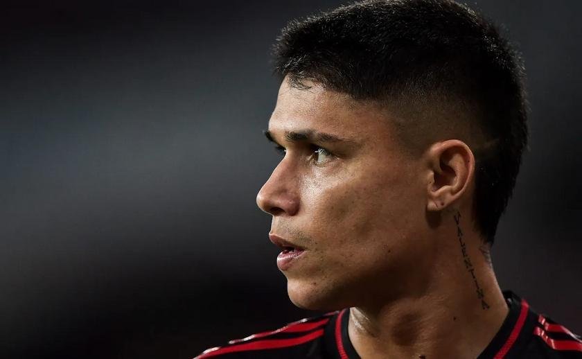 Luiz Araújo em alta mira árabe; Flamengo avalia propostas