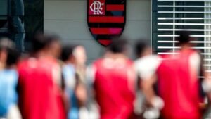 Luiz Araújo fora contra Athletico-PR por limite de jogos no Brasileirão
