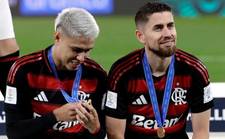 Luiz Araújo Sondagens Rússia Turquia ligam alerta no Flamengo