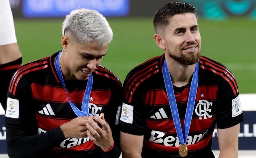 Luiz Araújo Sondagens Rússia Turquia ligam alerta no Flamengo