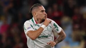 Palmeiras atropela Flamengo no Maracanã e amplia vantagem na liderança