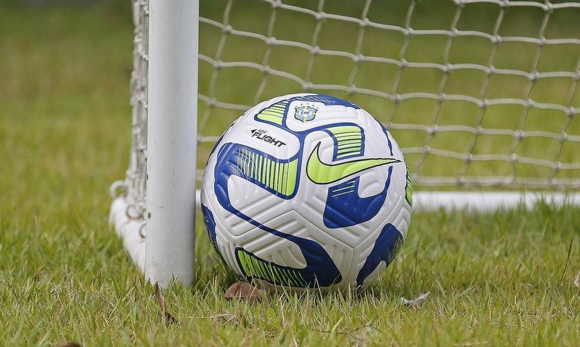 Palmeiras empata e abre brecha para o Flamengo na liderança do Brasileirão