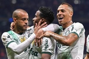 Palmeiras encara Cruzeiro e Flamengo pega Athletico em rodada decisiva